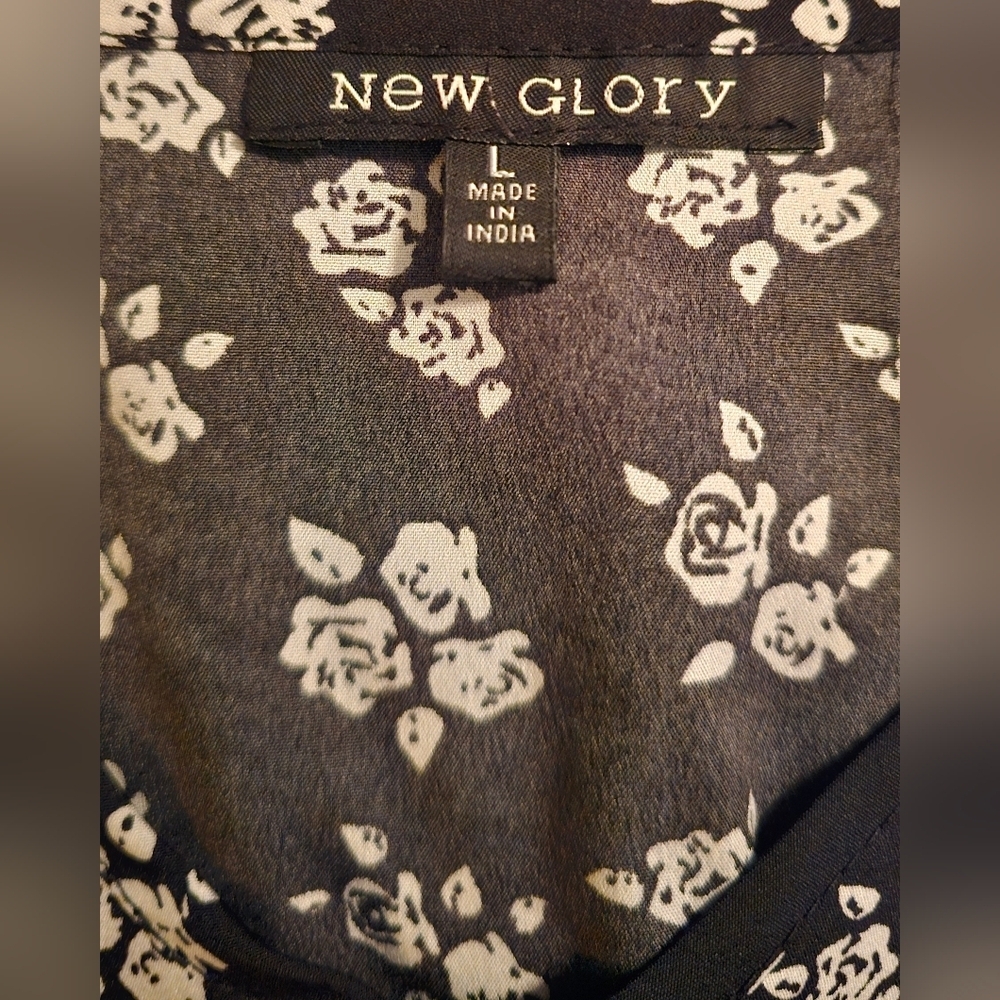 New Glory Black Ditsy Floral Top | Short Sleeve Blouse - Size Large - Picture 3 of 4